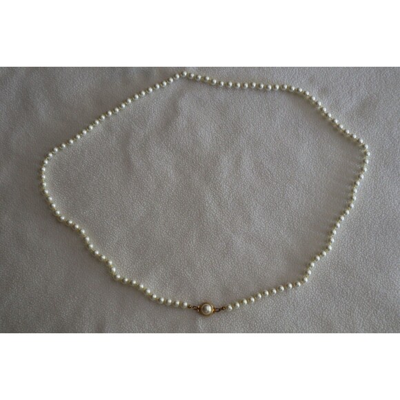 Vintage Gold Tone Cabochon Clasp Faux Pearl Hand Knotted Beads Necklace 40" - Picture 2 of 6